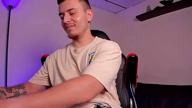 Snapshot of james_connor2 chatting on November 3, 7:15 pm james connor2 online show from November 3, 7:15 pm