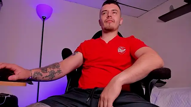 Snapshot of james_connor2 chatting on November 14, 7:45 pm james connor2 online show from November 14, 7:45 pm