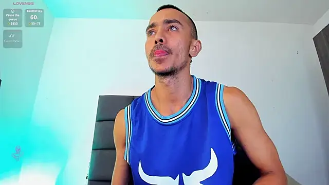 Snapshot of steven_hott8 chatting on November 23, 5:02 pm steven hott8 online show from November 23, 5:02 pm