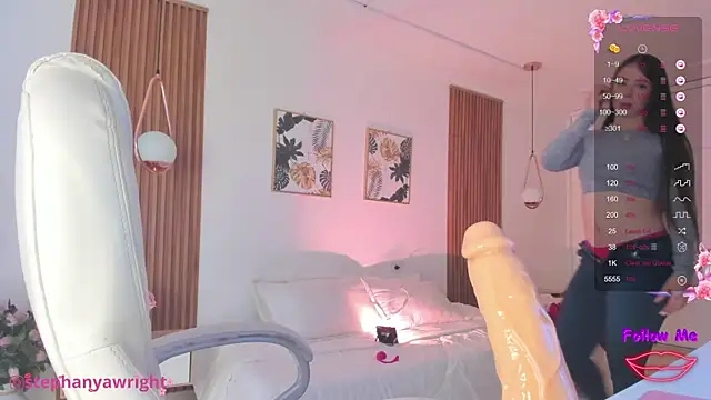 Snapshot of TiffanyWright chatting on January 23, 1:56 pm TiffanyWright online show from January 23, 1:56 pm