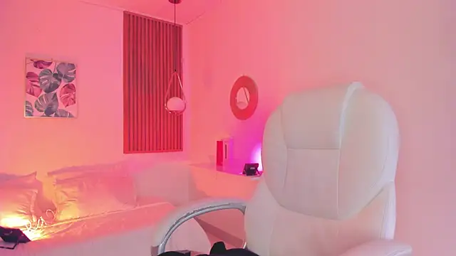 Snapshot of TiffanyWright chatting on October 4, 12:58 pm TiffanyWright online show from October 4, 12:58 pm