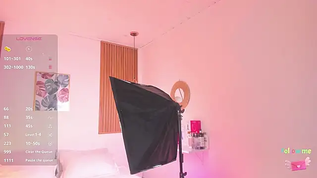 Snapshot of TiffanyWright chatting on November 6, 1:23 pm TiffanyWright online show from November 6, 1:23 pm