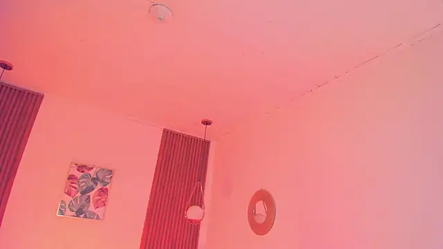 Snapshot of TiffanyWright chatting on November 22, 11:42 am TiffanyWright online show from November 22, 11:42 am