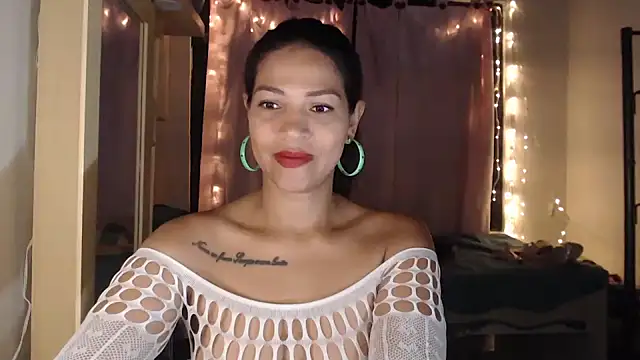 makennaa  online show from September 25, 9:35 am