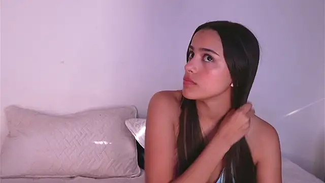 Nicky and Blake online show from December 13, 9:20 pm