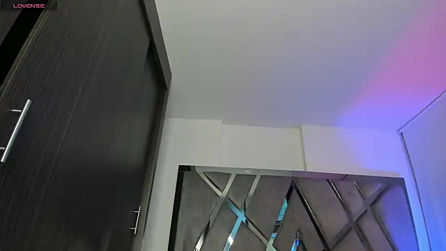 samaay07  online show from October 25, 3:03 am