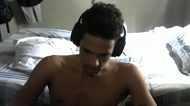 Snapshot of RenziTatte chatting on February 28, 3:15 pm RenziTatte online show from February 28, 3:15 pm