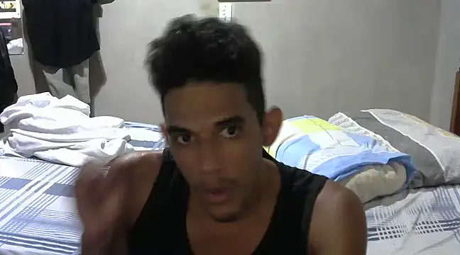 Snapshot of RenziTatte chatting on February 28, 9:33 pm RenziTatte online show from February 28, 9:33 pm