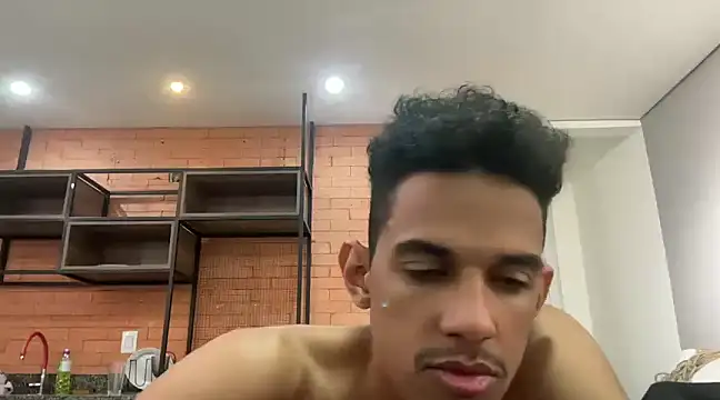 Snapshot of RenziTatte chatting on March 1, 11:58 pm RenziTatte online show from March 1, 11:58 pm