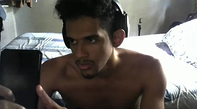 Snapshot of RenziTatte chatting on March 11, 2:18 pm RenziTatte online show from March 11, 2:18 pm