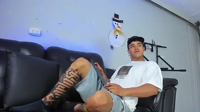 Rob saenz  online show from January 4, 1:21 pm