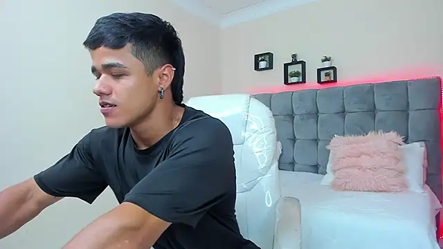 Rob saenz  online show from February 26, 7:49 pm