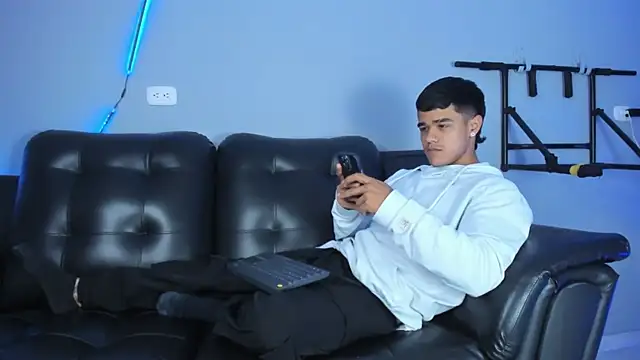 Rob saenz  online show from March 15, 3:59 pm