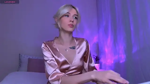 Snapshot of StacyWorry chatting on January 29, 9:33 am StacyWorry online show from January 29, 9:33 am