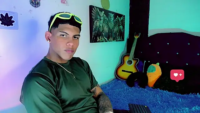 Damian latinxxx online show from January 16, 9:05 am