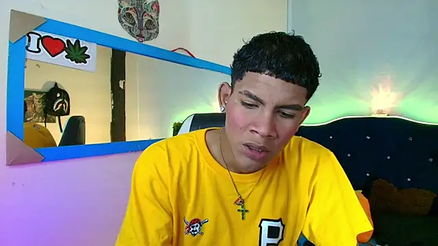 Damian latinxxx online show from February 2, 2:27 am