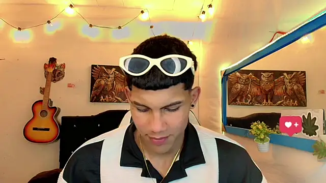 Damian latinxxx online show from February 8, 2:47 am