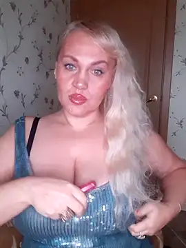 IsabellaBoni online show from December 19, 7:15 am