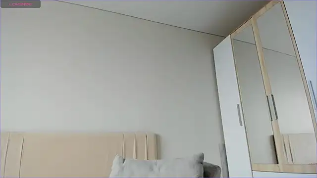 sweety vikky online show from January 6, 3:20 am