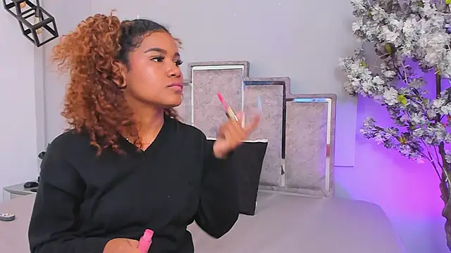 Isabellsmmith online show from January 25, 3:40 am