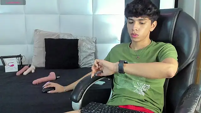 Santy carrington online show from December 9, 11:24 pm