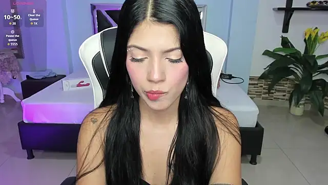 Snapshot of EroticAzir chatting on November 15, 3:15 am EroticAzir online show from November 15, 3:15 am