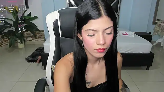 Snapshot of EroticAzir chatting on November 20, 3:39 am EroticAzir online show from November 20, 3:39 am