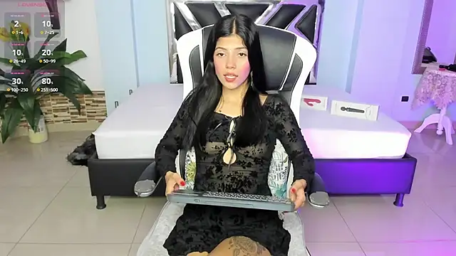 Snapshot of EroticAzir chatting on November 22, 3:16 am EroticAzir online show from November 22, 3:16 am