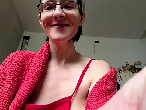 Snapshot of Milky_hairy_mommy chatting on February 13, 11:39 am Milky hairy mommy online show from February 13, 11:39 am