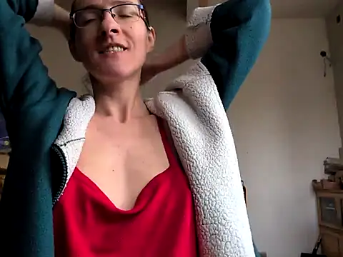 Snapshot of Milky_hairy_mommy chatting on March 11, 7:04 am Milky hairy mommy online show from March 11, 7:04 am