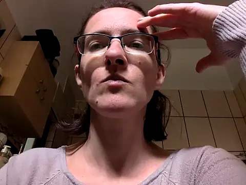 Snapshot of Milky_hairy_mommy chatting on October 21, 8:15 am Milky hairy mommy online show from October 21, 8:15 am