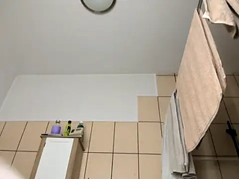 Snapshot of Milky_hairy_mommy chatting on November 15, 8:27 pm Milky hairy mommy online show from November 15, 8:27 pm