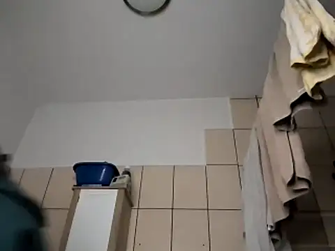 Snapshot of Milky_hairy_mommy chatting on November 24, 9:14 pm Milky hairy mommy online show from November 24, 9:14 pm