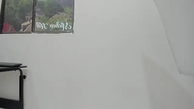 Littleolivia  online show from February 6, 12:59 pm