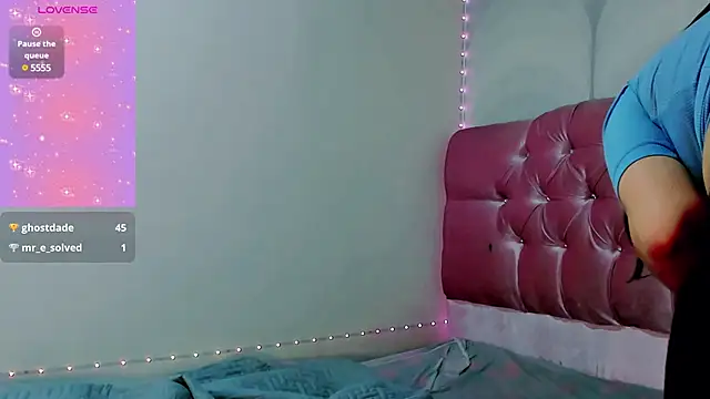 abbygarcia oli online show from December 3, 10:18 pm