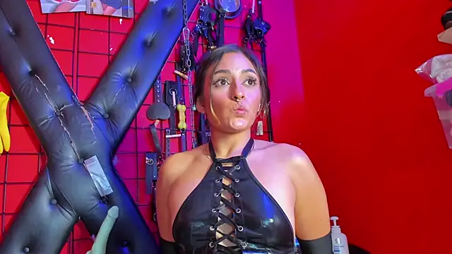 Madame pain  online show from January 3, 6:14 pm