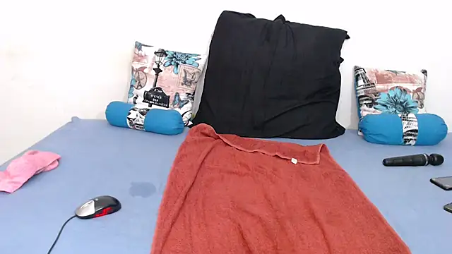 Snapshot of ThickAss90 chatting on February 16, 11:05 pm ThickAss90 online show from February 16, 11:05 pm