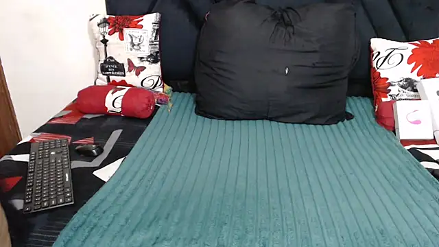 Snapshot of ThickAss90 chatting on September 15, 11:05 pm ThickAss90 online show from September 15, 11:05 pm