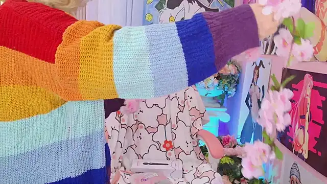 Snapshot of Coconut_Mia chatting on December 16, 9:31 pm Coconut Mia online show from December 16, 9:31 pm