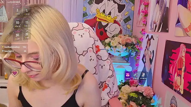 Snapshot of Coconut_Mia chatting on December 20, 12:19 am Coconut Mia online show from December 20, 12:19 am