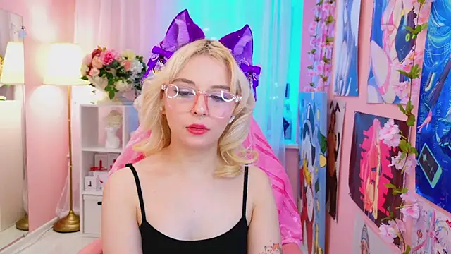 Snapshot of Coconut_Mia chatting on February 20, 11:21 pm Coconut Mia online show from February 20, 11:21 pm