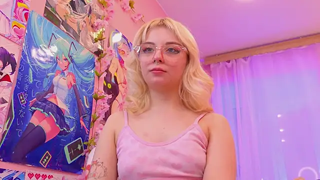 Snapshot of Coconut_Mia chatting on March 9, 12:10 am Coconut Mia online show from March 9, 12:10 am