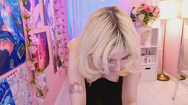 Snapshot of Coconut_Mia chatting on March 21, 5:02 pm Coconut Mia online show from March 21, 5:02 pm