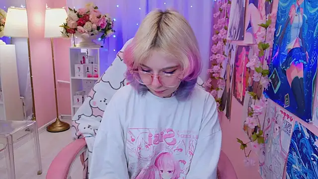 Snapshot of Coconut_Mia chatting on November 8, 9:57 pm Coconut Mia online show from November 8, 9:57 pm