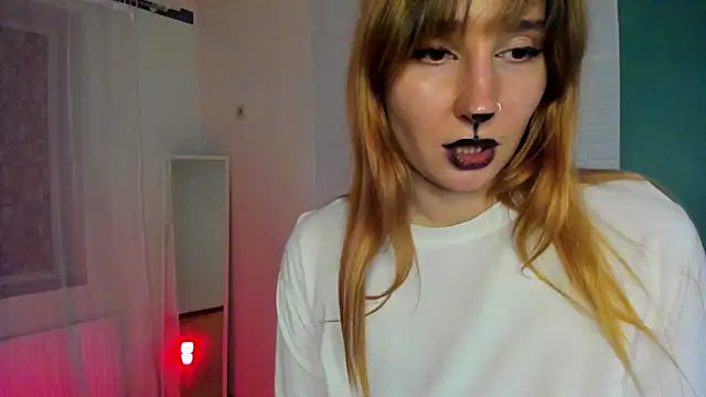 Snapshot of Frostyy_fire chatting on October 31, 8:10 pm Frostyy fire online show from October 31, 8:10 pm