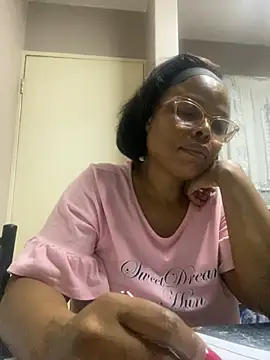 Nomthie online show from March 22, 11:20 pm