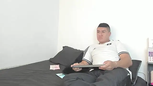 evanandsunny online show from December 9, 6:46 pm