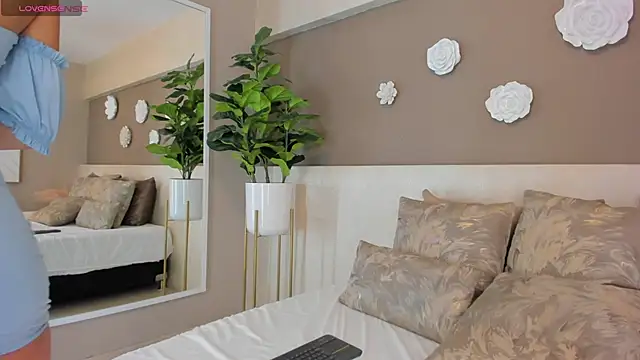 AylinMillerxs online show from February 4, 8:06 pm