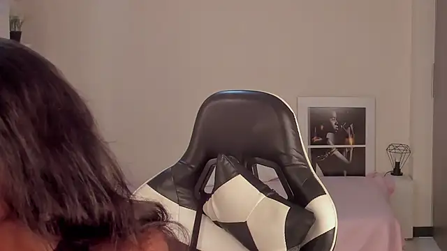 SavannahWildee online show from December 11, 10:47 am