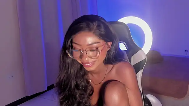 SavannahWildee online show from February 9, 3:11 am